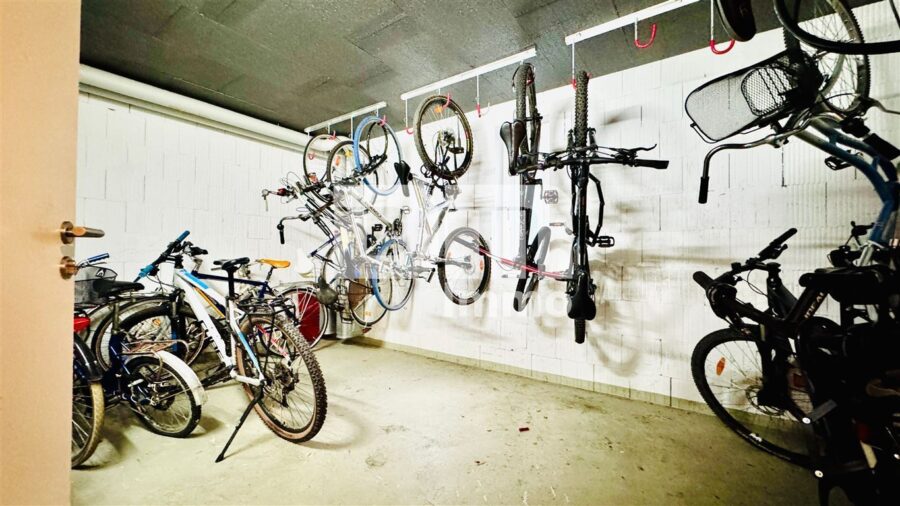 Moderne 4 Zimmer HP / EG Wohnung mit 2 Bädern und großer Terrasse direkt an der Uni - Fahrradkeller / Gemeinschaft